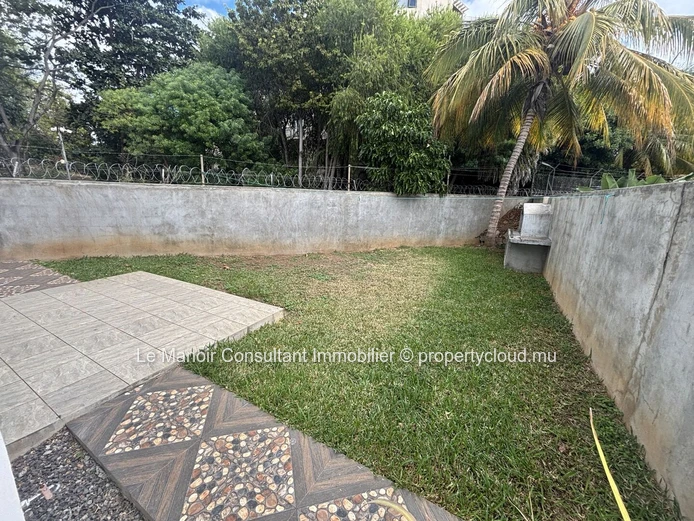 Villa 5 chambres à vendre à Flic en Flac avec jardin