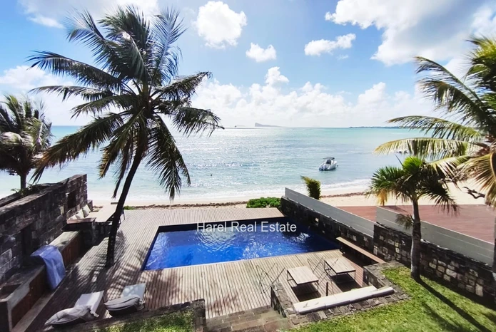 Villa pieds dans l'Eau à Pointe aux Canonniers !