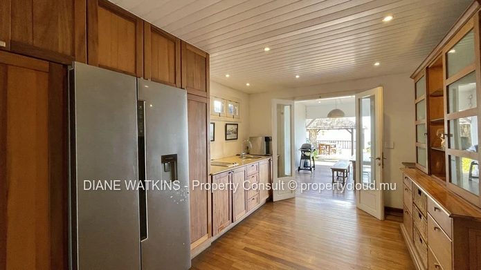 5-Bedroom Beachfront Villa for Rent in Tamarin