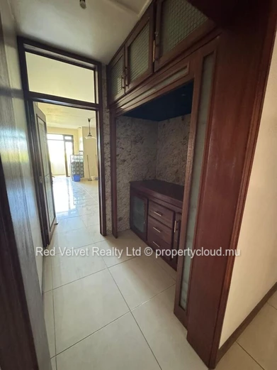 Appartement de 3 chambres à vendre à Quatre Bornes | Résidence bien entretenue