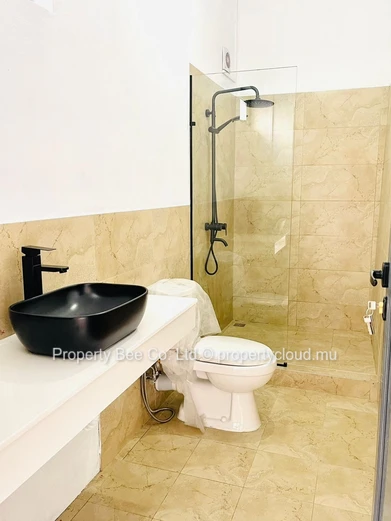 Emplacement prestigieux | Habitation spacieuse | Opportunité d'investissement