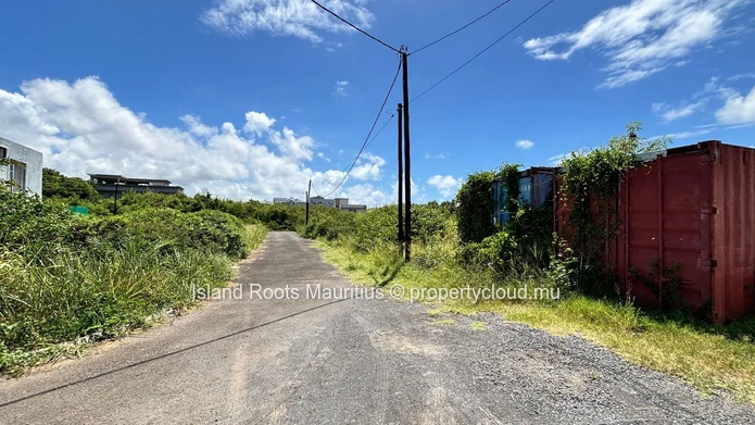 À VENDRE – Terrain Résidentiel de 300 m² à Péreybère