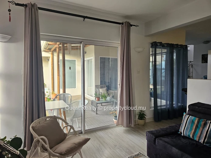 Villa 3 Chambres avec Piscine Privée & Jardin – Albion