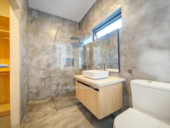 À Louer – Villa 3 Chambres avec Piscine Privée et Jardin