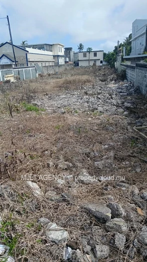 Terrain résidentiel - 1055 m² St Pierre, Centre