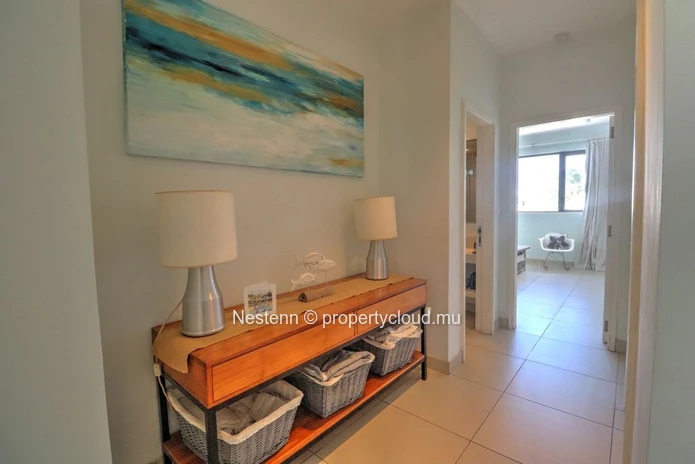 Modern and well-designed 3-bedroom penthouse a few minutes walk from the beach