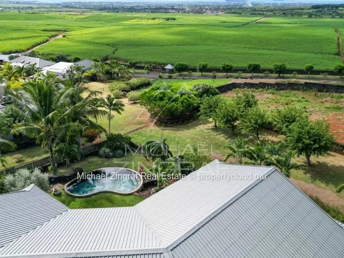 Villa d'Exception avec Vue Panoramique au sein d'un Domaine Résidentiel Prestigieux