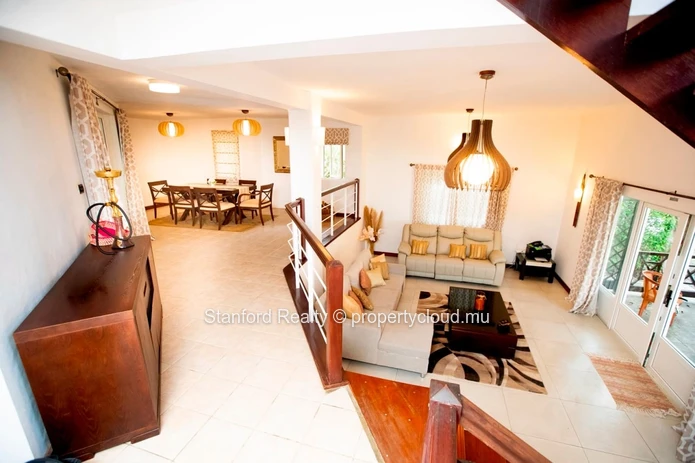 Modern 4-Bedroom Villa for Rent - Tamarin, West