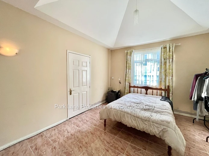 Grande Villa Familiale à Vendre à Quatre Bornes