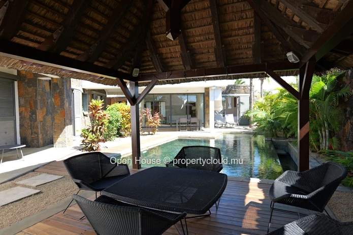 Villa de luxe 4 chambres avec piscine privée à vendre à Péreybère