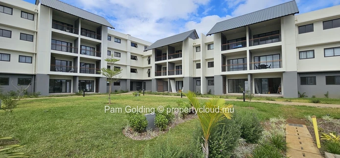 Furnished Two-Bedroom Apartment Overlooking the Pool – Beau Plan Smart City
