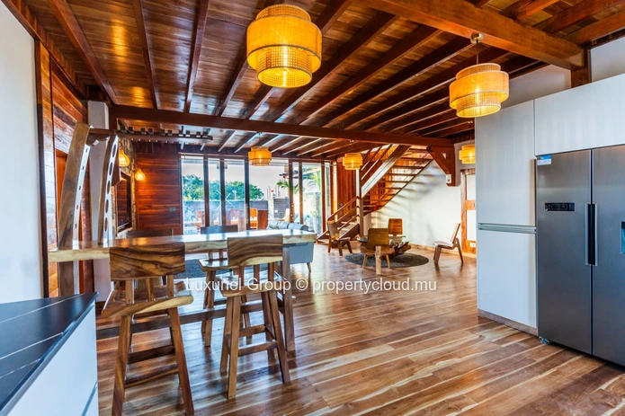 Magnifique Villa Balinaise de 4 Chambres en Suite
