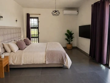 4 Bedroom Villa