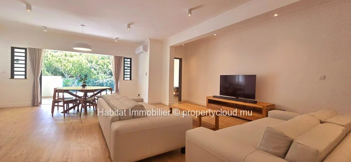 A louer : Découvrez ce magnifique appartement de 185 m², entièrement meublé et équipé, situé à Moka