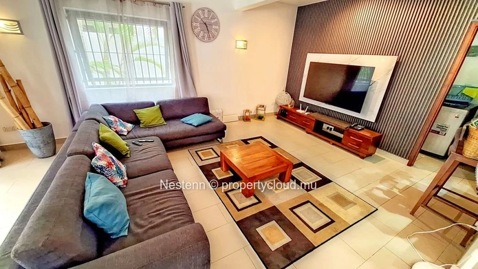 Modern 4-bed house in a beautiful garden