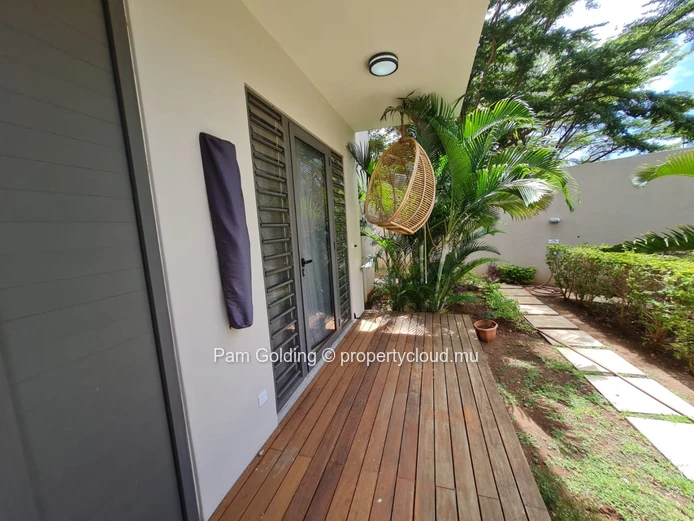 Located within the highly sought-after Waterway Residence Apartments. (Sole Mandate)