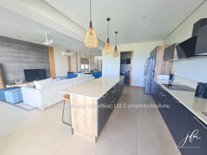 Luxury 4-Bedroom Waterfront House for Rent in Poste Lafayette | Private Pool, Lagoon Views & Secure Residence