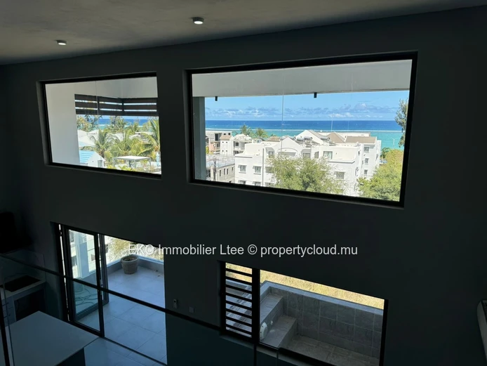 Luxurious Flic en Flac Penthouse: Foreigners Welcome!