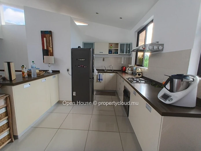 penthouse 4-Bed duplex with Communal Pool in Grande Rivière Noire - Tamarin Area, 239m² Living Space, Second Floor, N...