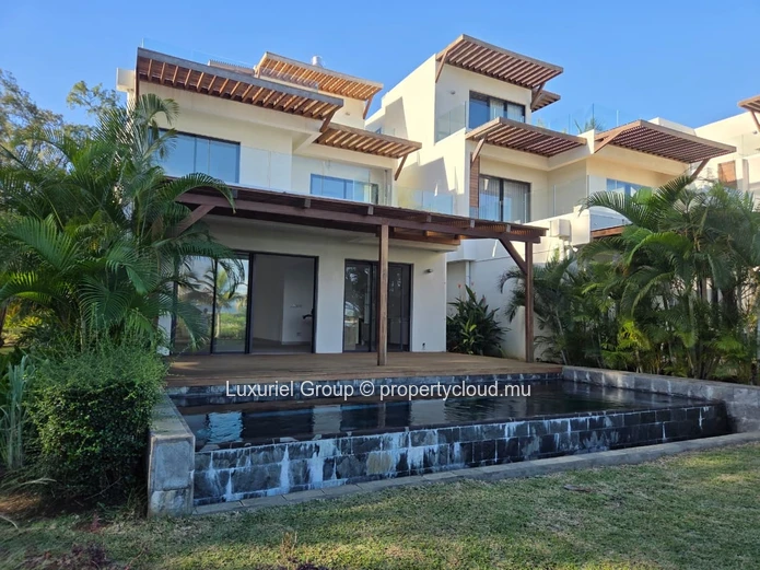 Villa D’Exception En Front De Mer À Poste Lafayette