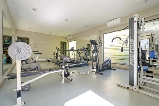 A vendre magnifique appartement de 3 chambres en suite accessible aux étrangers à Bain Bœuf.