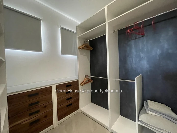 Luxurious Villa PDS for Rent in Grand Baie with Private Pool, 4 Bedrooms, and Modern Amenities - Rs 160,000