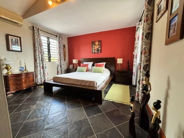 5 Bedroom Villa