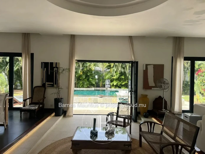 BAIN BŒUF – Villa Exclusive au Cœur d’un Jardin Tropical Luxuriant – 2 Chambres