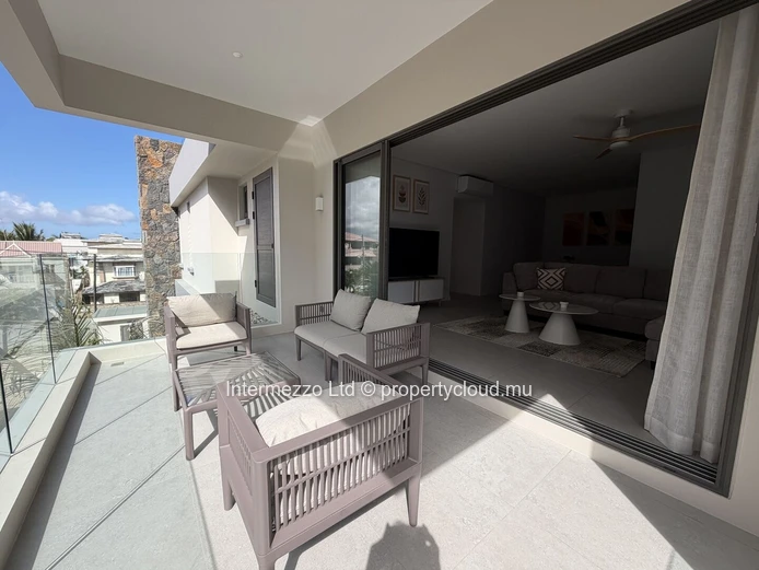 Pereybere | New 144 m² Apartment with Pool, Walk to Beach