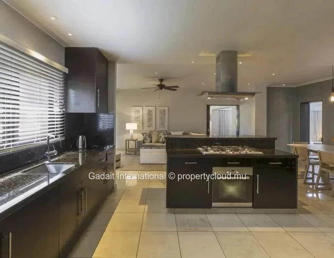 Investissez dans cette villa à l'est de l'île Maurice avec plage privée et accès golf