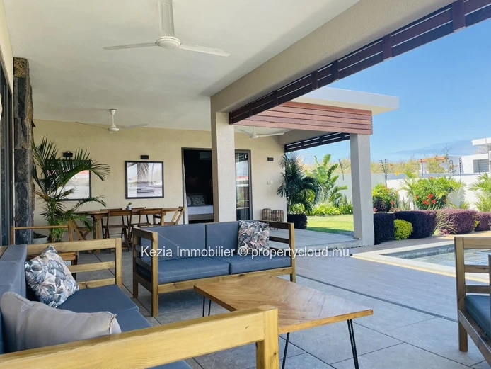 Contemporary Single-Storey Villa (Sole Mandate)