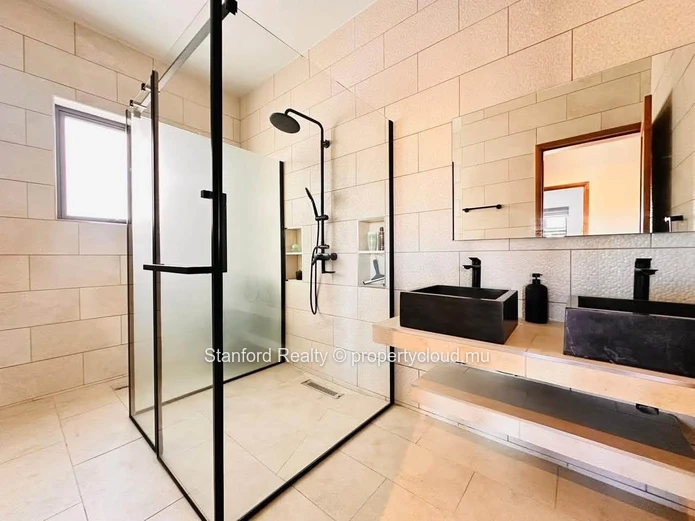 Beautiful Villa for Rent - 4 Bedrooms, Grand Baie, North