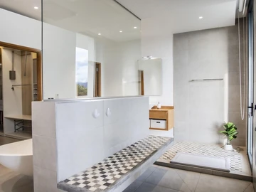 5 Bedroom Villa