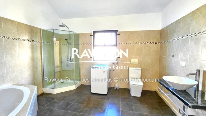Spacieuse Villa A Proximite De Calodyne