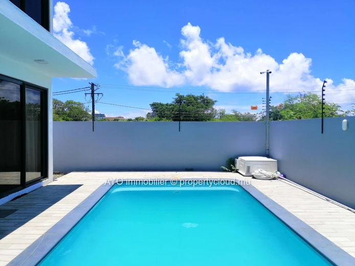 A VENDRE BIEN EXCEPTIONNEL -Maison moderne de 4 chambres avec piscine à Pereybere