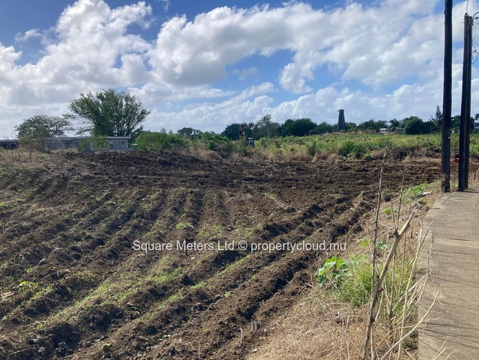 Terrain résidentiel à vendre à Lower Vale de 1 085 m² (Mandat exclusif)