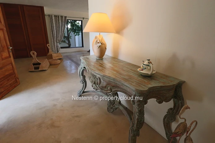 Residential estate with 1 villa and 4 bungalows - With license. 