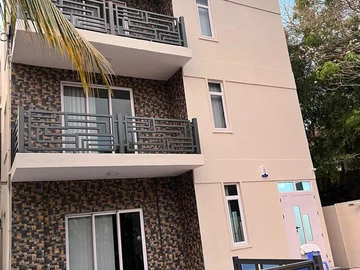 6 Bedroom Apartment