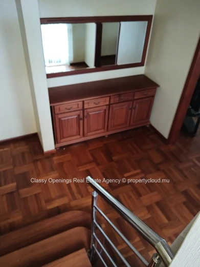 For sale  a beautiful house of 4 bedroom situated at Floreal.