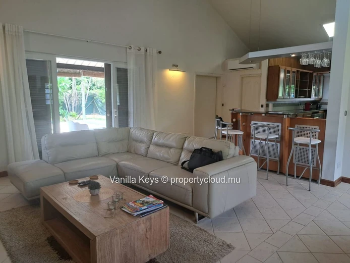 Live the Tropical Elegance -Local Investment Only