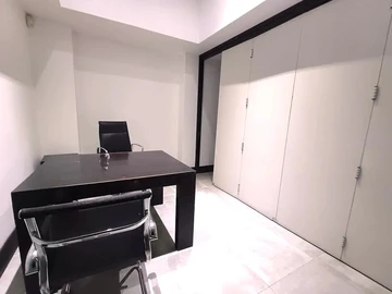 Bureau de 7 Chambres