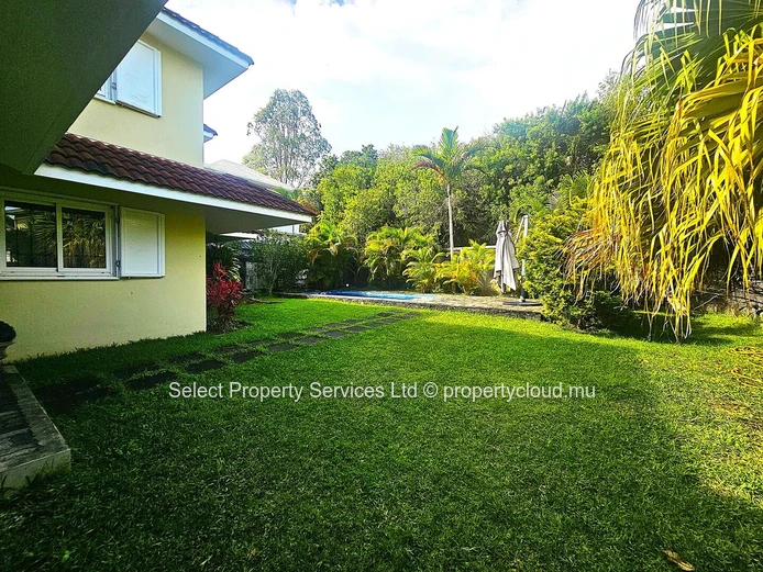 Charming spacious 4 Bedroom House for Sale in Floreal