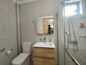 6 Bedroom House