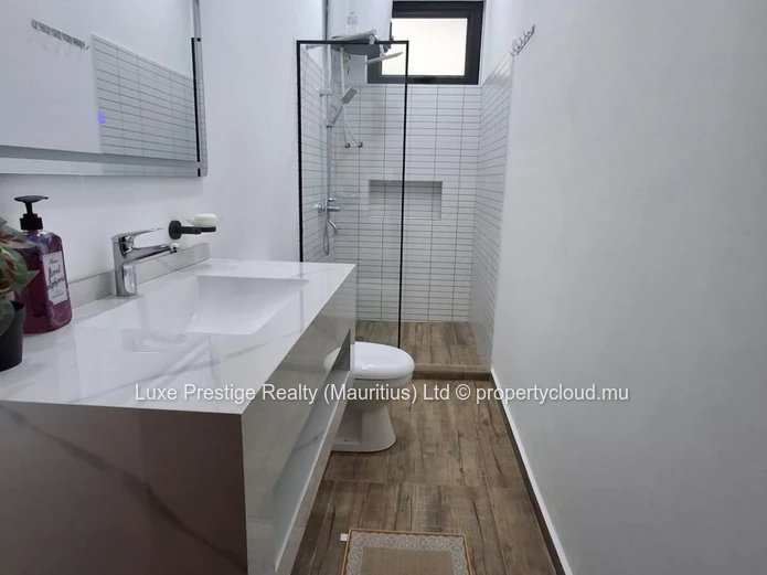 Modern 3-Bedroom All-Ensuite Apartment with Jacuzzi & Bathtub | Fully Air-Conditioned | North Mauritius