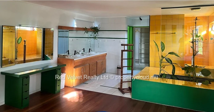 Villa de luxe de 4 chambres à vendre à Pereybere