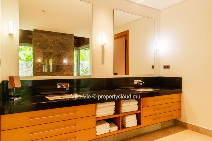 Beau Champ - Magnificent 5-bedroom villa with private pool