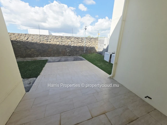 Joli triplex à louer à Grand Baie – Chemin 20 Pieds