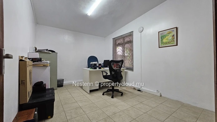 Commercial property with residential potential 