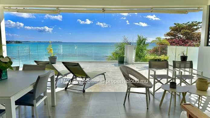Luxury Beachfront Penthouse, Pereybere.