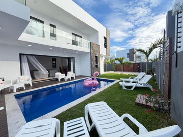 4 Bedroom Villa